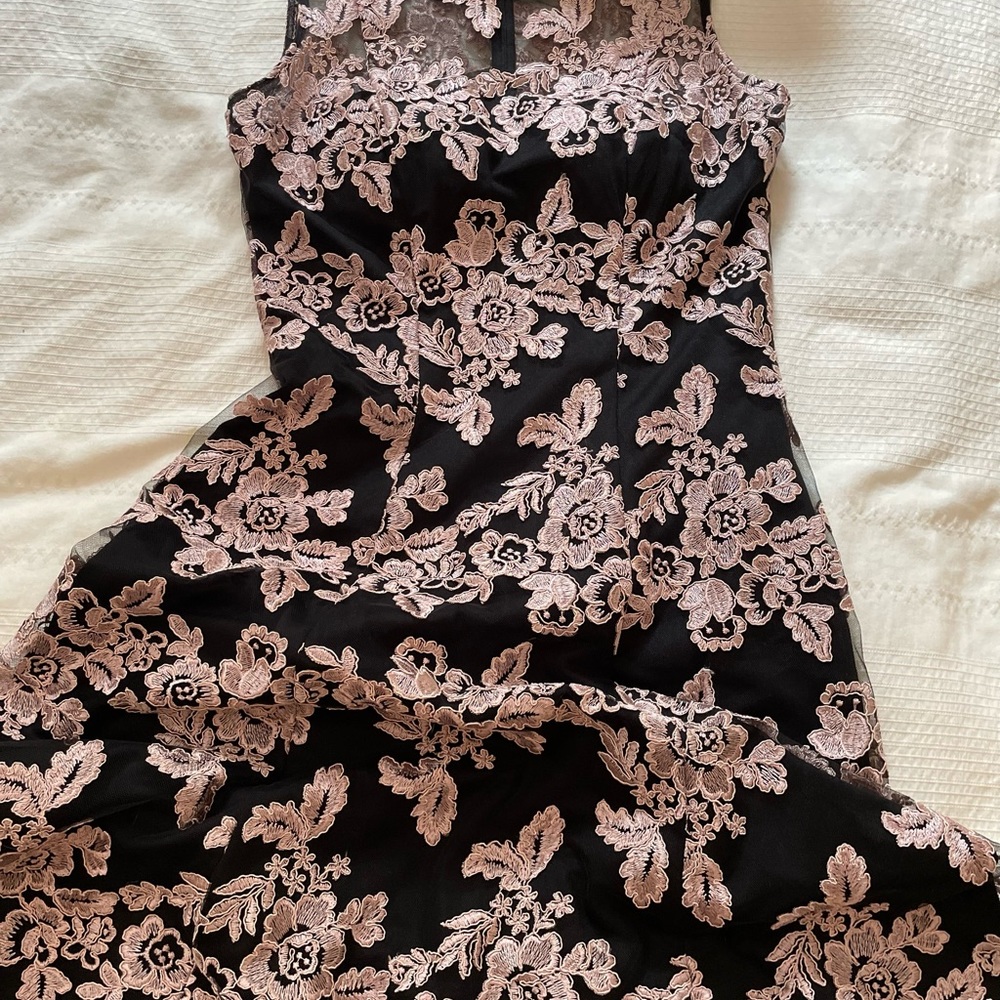 Dress - Picture 5 of 9